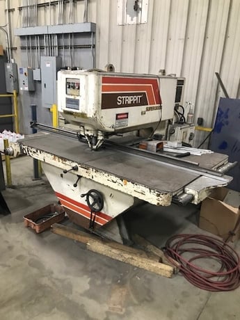 30 Ton, Strippit #Super-30/30, Turret Punch, 30" throat, 72" x48" table, 165 HPM, 1 HP, 1981 - Image 1