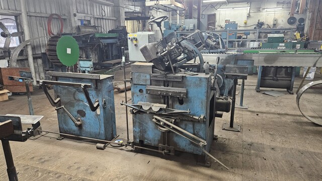 Armstrong #4, Bandsaw Grinder, right hand, good working condition - Image 1