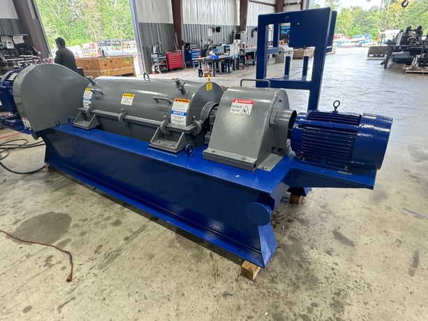 18" x 50" United #SS1000, decanter centrifuge, 60 HP, 80:1 gearbox, 5° beach - Image 1