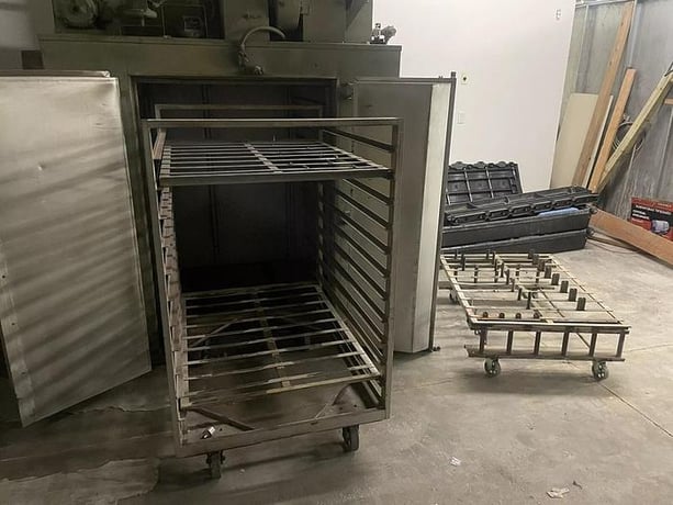 40" width x 63" H x 52" L Despatch #V-39 STD walk-in oven, gas, double doors, 500&deg;F - Image 2