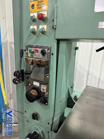 40" x 12" W.F. Wells #V4012, vertical band saw, 29" x27" table area, 4 speed transmission - Image 7