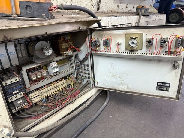 8" x 8" x 3/4" Geka #Hydracrop-165/S, ironworker, 185 ton, 24" throat, 2002 - Image 10