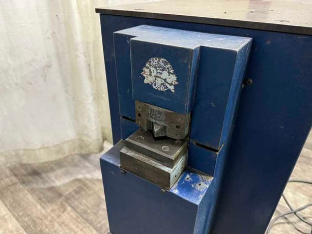 Comet #10A Bend-Wiz, hydraulic vertical press brake, 4" stroke, 10" punch & die height - Image 6