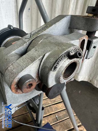 Roll groving tool / Tri-Pod stand, Victaulic #VE106, 2000 - Image 4