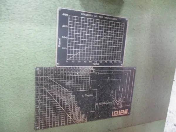 80 Ton, Loire, hydraulic press brake w/ dies, 10' overall - Image 3