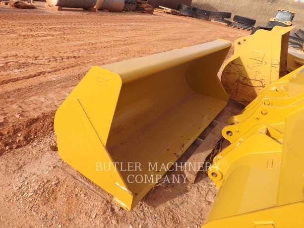 Caterpillar 420F BUCKET 1.5 CYD PIN ON, Bucket, S/N: 0X0207509, - Image 1