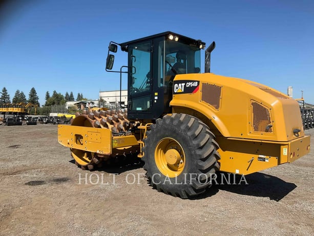 Caterpillar CP54B, Vibratory Single Drum Pad, 1088 hours, S/N: P5400228, 2019 - Image 4