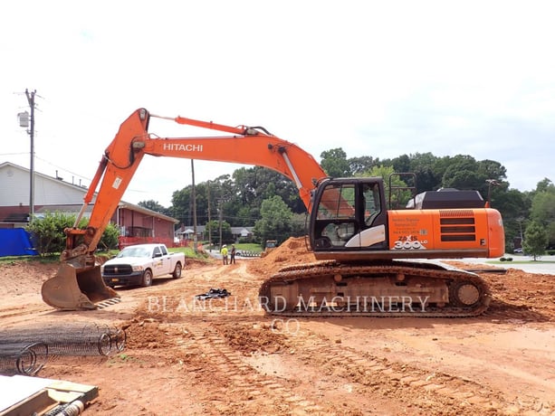Hitachi ZX300LC-6N, Crawler Excavator, 6073 hours, S/N: 1FFDDP70PGF840111, 2016 - Image 5