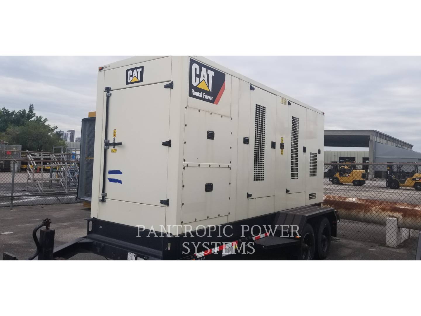 350 KW Caterpillar XQ 350, Mobile Generator Set, Diesel, 1800 RPM, 480V, 4900 hours, 2013 - Image 1