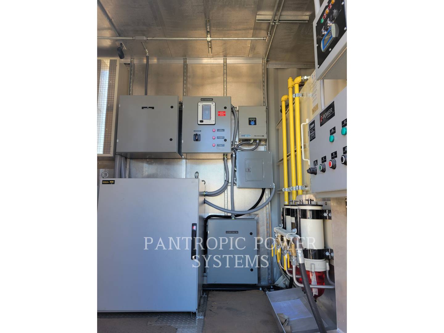 2000 KW Caterpillar XQ 2000 (277-480 V) 2000@1800/3/SBY EKW@RPM/PH/R, Mobile Generator Set, Diesel, 1800 RPM - Image 2