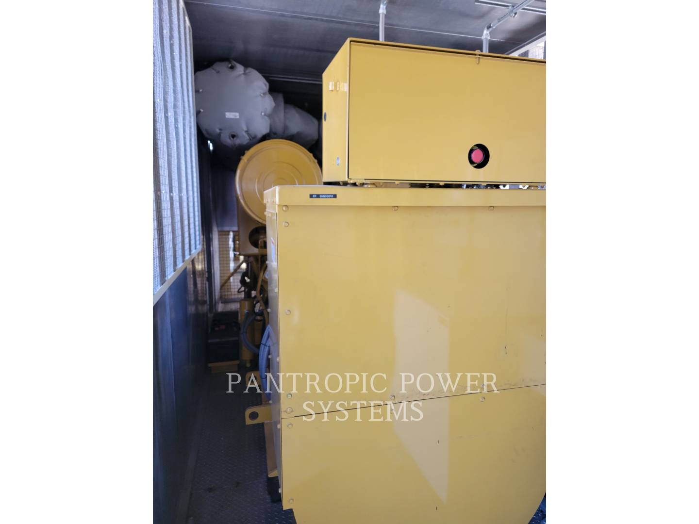 2000 KW Caterpillar XQ 2000 (277-480 V) 2000@1800/3/SBY EKW@RPM/PH/R, Mobile Generator Set, Diesel, 1800 RPM - Image 3