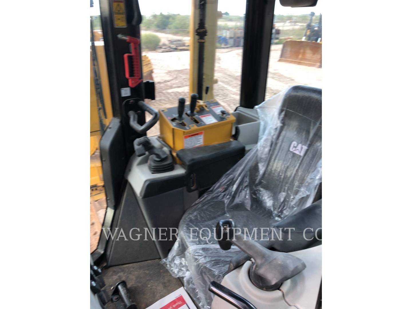 Caterpillar D6N LGP PL, Crawler Dozer, 2288 hours, S/N: PBA02494, 2015 - Image 6
