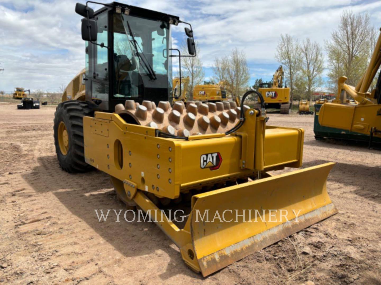 Caterpillar CP74B, Asphalt Distributor, 645 hours, S/N: P7400117, 2023 - Image 2