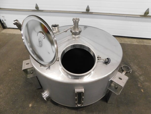 100 gallon SBC balance tank, 304 Stainless Steel, CIP ball, 43" dia., 16"-19" straight wall, sloped bottom - Image 10