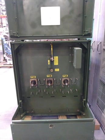 600 Amp. Cooper, 15.5 kV, Rated BIL 95 kV, VFI 5, 1996 (Cat. No. 610L01S21A) - Image 3