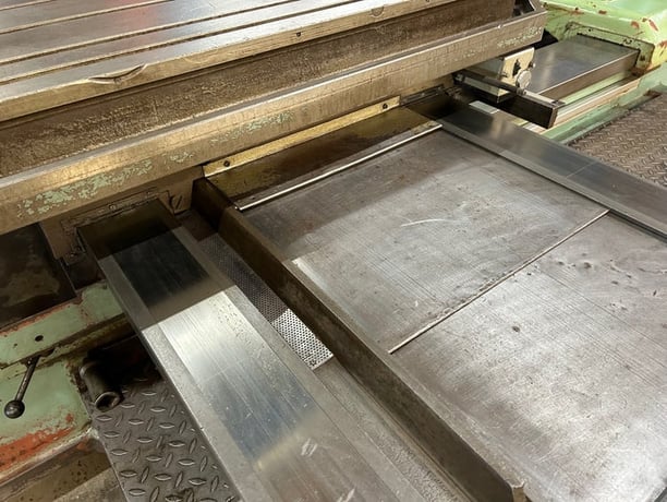 4" Tos #W100A, table type horizontal boring mill, 49" x49" built-in rotary table, built-in outrigger rails - Image 8