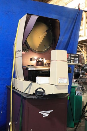 14" Scherr-Tumico #20-3650, optical comparator, erect image, QC 2000 digital read out w/ programmable geo - Image 2