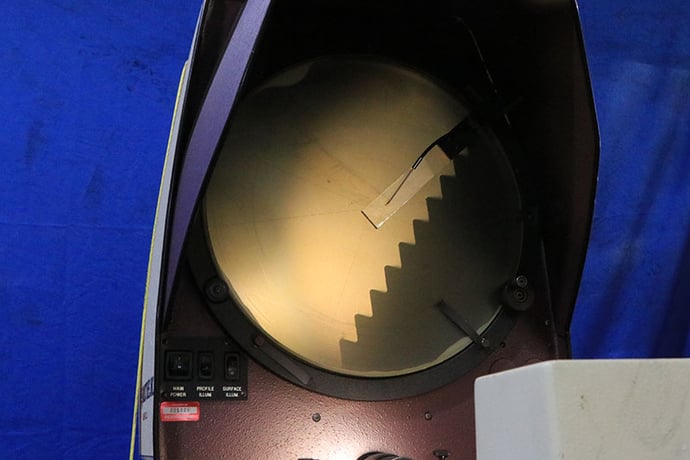 14" Scherr-Tumico #20-3650, optical comparator, erect image, QC 2000 digital read out w/ programmable geo - Image 6