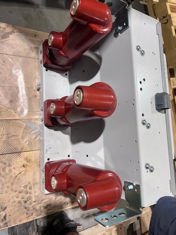 1200 Amps, ABB, ADBAC, 5 KV Breaker fixed, new (2X) - Image 3