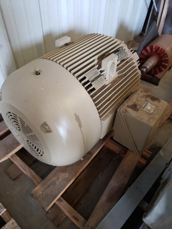 125 HP 1800 RPM General Electric, Frame 444T, TEFC, roller bearing, 1.15 service factor, new surplus, 460 - Image 3