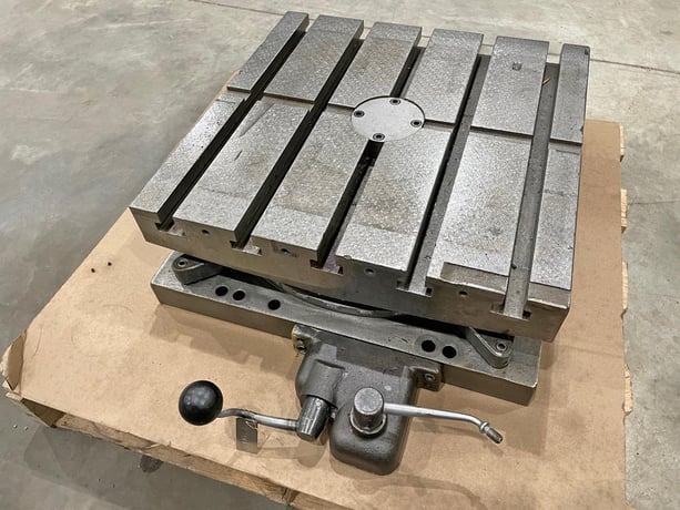 20" x 20" DeVlieg, airlift rotary index table, 90° shot pin indexing, 5 T-slots on 4" centers - Image 1