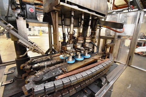 Resina, inline 3-spindle screw capper with capacity feeder - Image 5