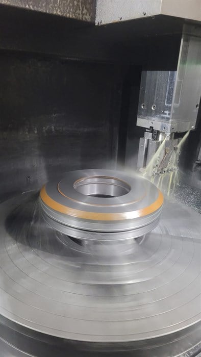 49.2" Hankook #VTC-125E, vertical turret lathe, 63" swing, 24 ATC, Fanuc 32IA, chip conveyor, 2015 - Image 5