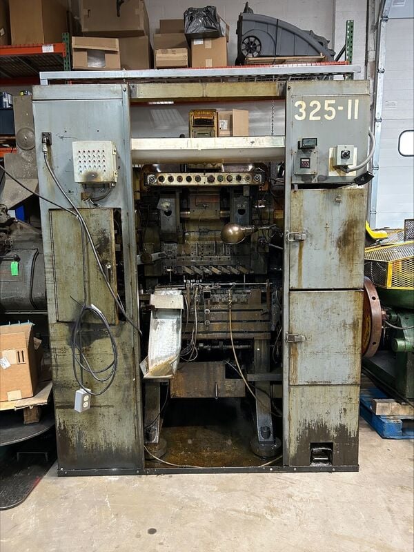 U.S. Baird #325, transfer press, 2.5" stroke, 9 op die set, 2 row oscillating stagger feed, Minster air - Image 2