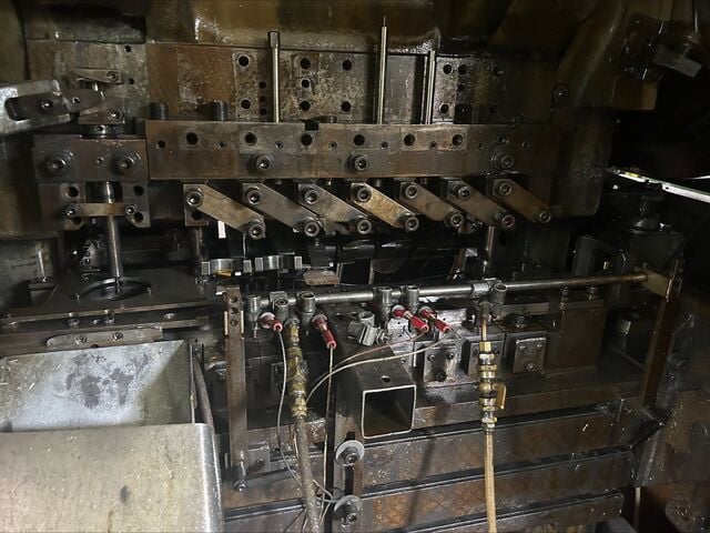U.S. Baird #325, transfer press, 2.5" stroke, 9 op die set, 2 row oscillating stagger feed, Minster air - Image 3