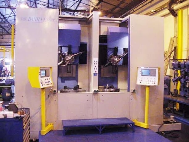 30" Motch & Merryweather #235D, Fanuc CNC, 3-jaw, chip conveyor, new hydraulic, completely remfd 2025, 1 yr - Image 1