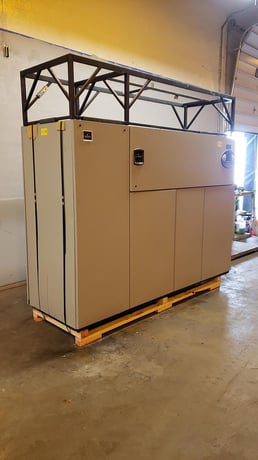 22 Ton Liebert #DS077KSA001569S, CRAC Glycol Downfall Unit, R-407C, 165-315 psig, 15 HP Fan, 460 V, 2010 - Image 4