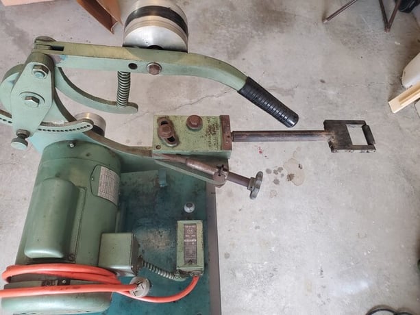 Bader #BIII Knifemaker Grinder, Includes Many Extra Drive Wheels, Tool Rest - Image 3