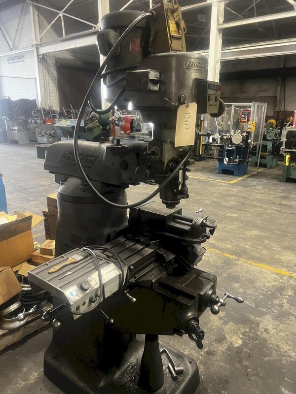 Bridgeport, vertical milling machine, 9" x36" table, power feed on table, 2 HP, vise - Image 2