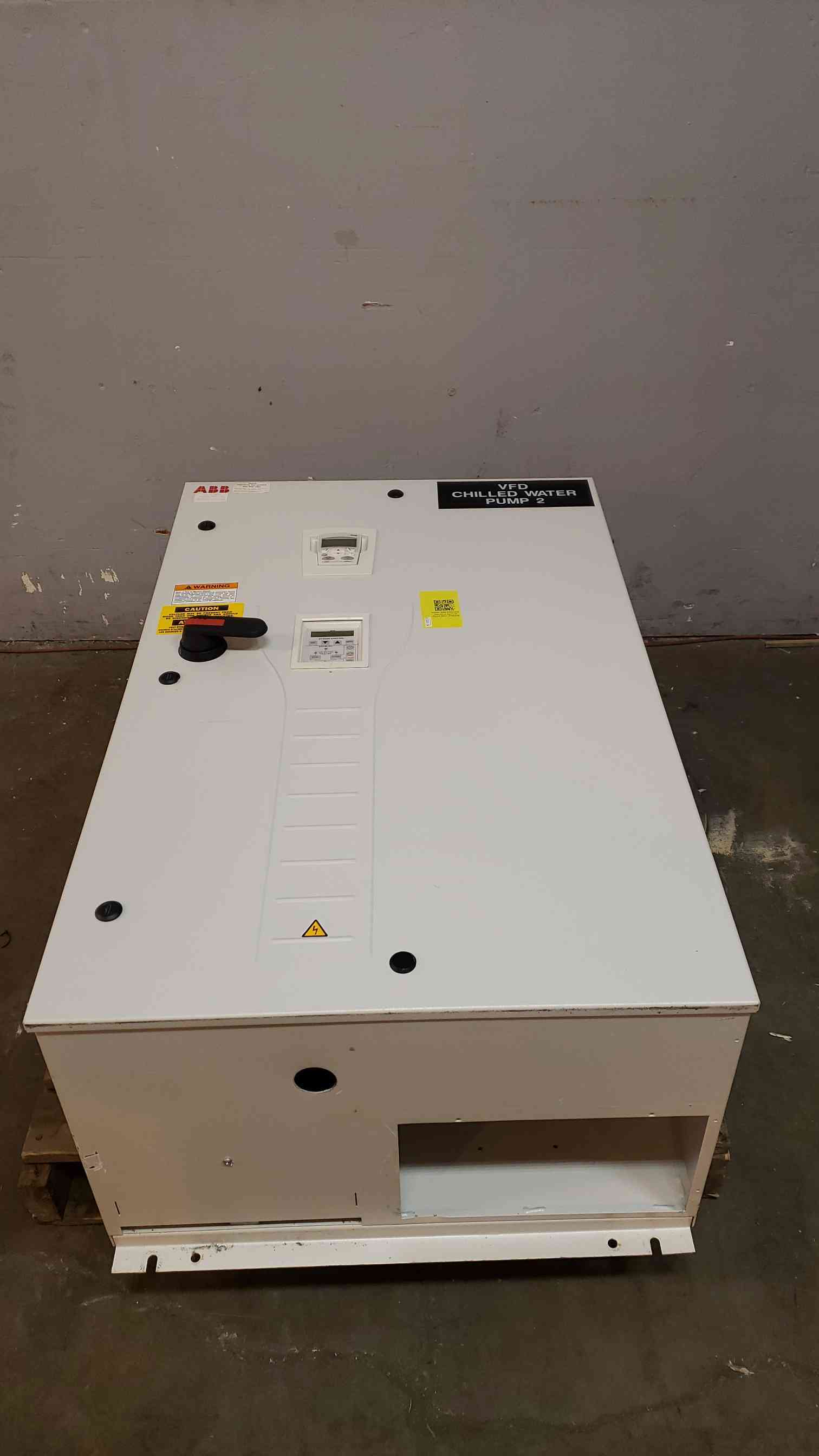 30 HP ABB, ACH550BCR088A2+F267, VFD, 80A, 2010 - Image 1