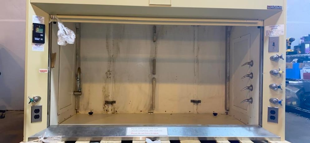 DuraLab, Fume Hood w/Benches, 6' width, 18" sash height, 92 FPM - Image 3