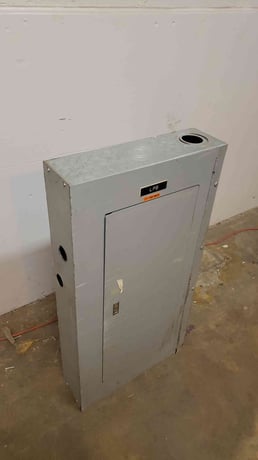 100 Amp. Square D, NC38SHR, NF Panelboard, (31) breakers, 4 Wire, 3 phase, 480Y/277 VAC - Image 8
