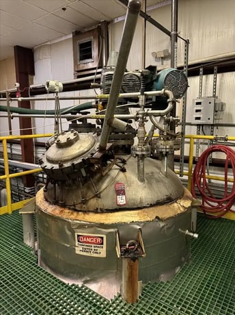 2500 gallon Walker, 316L Stainless Steel reactor, dish top, flat bottom, mounted on legs, S47210 - Image 1