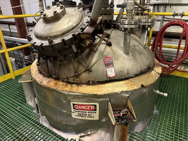 2500 gallon Walker, 316L Stainless Steel reactor, dish top, flat bottom, mounted on legs, S47210 - Image 3