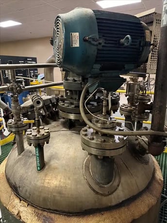 2500 gallon Walker, 316L Stainless Steel reactor, dish top, flat bottom, mounted on legs, S47210 - Image 6