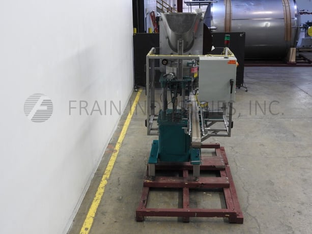 Resina #S30, automatic single head chuck capper, 20-55 container/min., control panel has touch screen HMI - Image 4