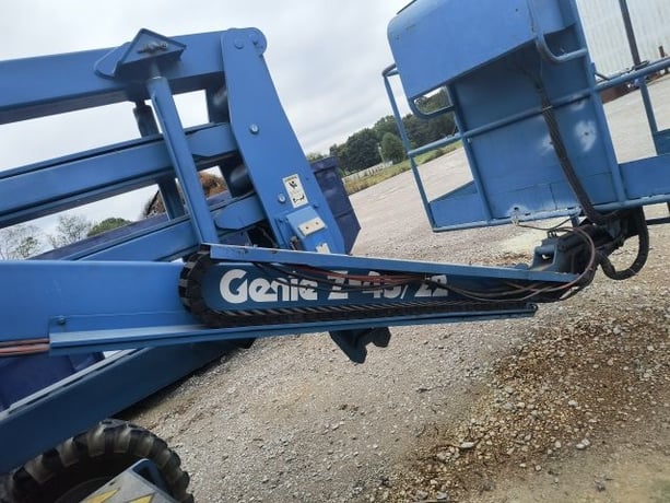 Genie #Z45/22, 4WD boom lift, LPG, 45' platform reach, 23' horizontal reach, 63 HP, 4000 RPM, 1994 - Image 3