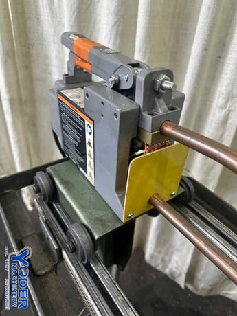 Chicago #61206, electric spot welder, 18" throat, 14" welder travel, 240 V., 10.4 amp output - Image 2