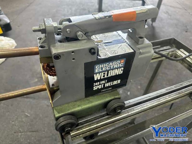 Chicago #61206, electric spot welder, 18" throat, 14" welder travel, 240 V., 10.4 amp output - Image 4
