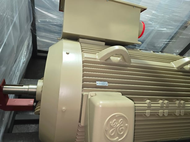 350 HP 3600 RPM General Electric, Frame 5010/11LS, TEFC, CU rotor, sleeve, 1.15 service factor, VFD Duty - Image 2