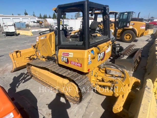 Caterpillar D2, Crawler Dozer, 833 hours, S/N: XKM01466, 2022 - Image 4