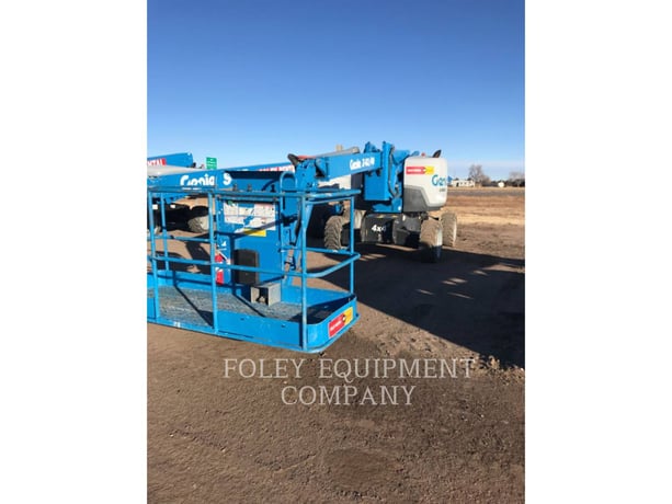 Genie Industries Z62/40G4W, Articulated Boom Lift, 2290 hours, S/N: Z6215A-406, 2015 - Image 2