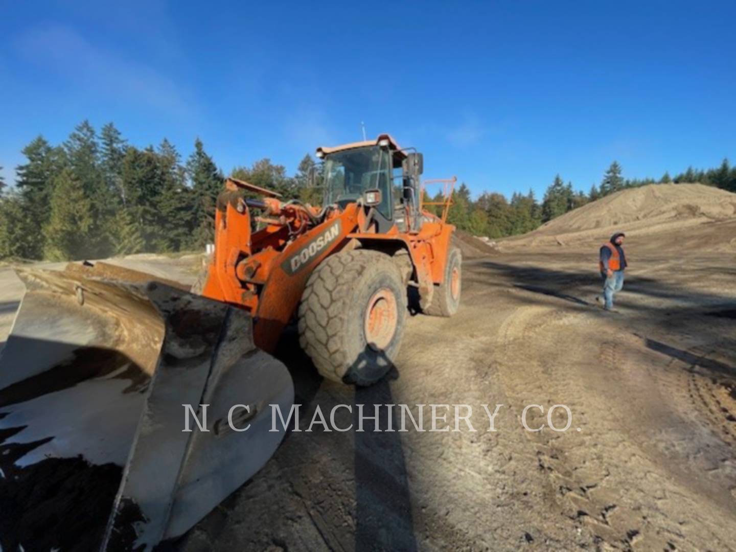 Doosan Infracore America Corp. DL420-3, Wheel Loader, 17943 hours, S/N: DWGCWLAOPD1010173, 2013 - Image 1