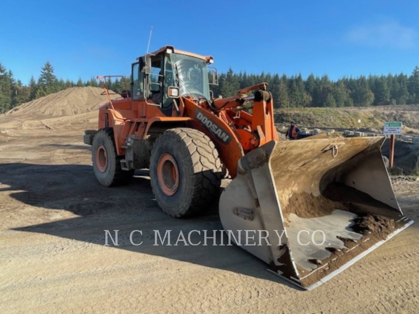 Doosan Infracore America Corp. DL420-3, Wheel Loader, 17943 hours, S/N: DWGCWLAOPD1010173, 2013 - Image 2