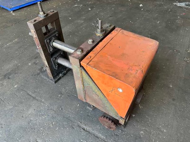 20 Stand, Yoder #M3, rafted roll forming heads, 3 spindle diameter, 18" roll space, equal geared - Image 2