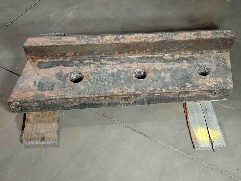 Komatsu wear plate #PZKV179623, Komatsu ground engaging tools (GET), new surplus - Image 2